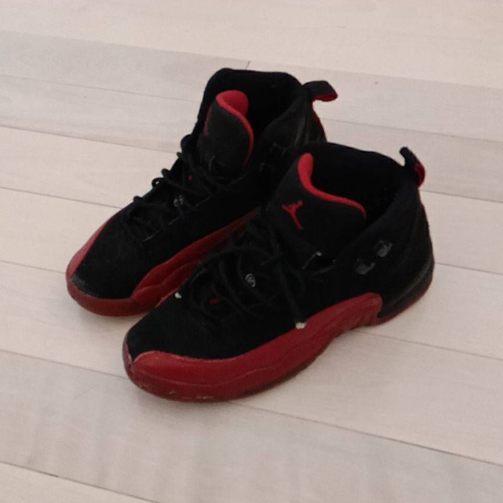 Nike Air Jordan 12 Retro Youth Lace Up Flu Athletic Sneakers Red Black Size 4-5Y